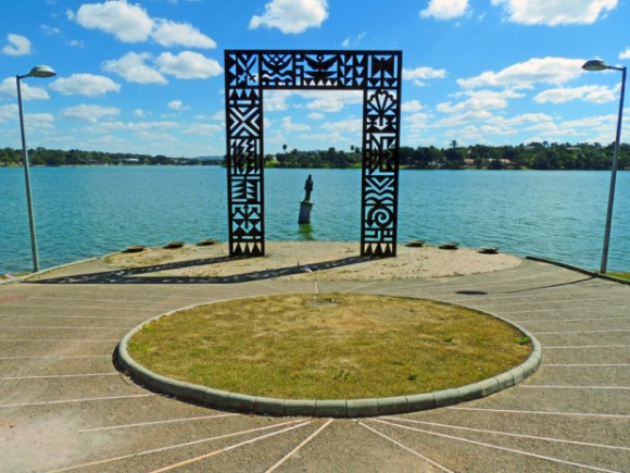 pampulha-praca-de-iemanja-a-bussola-quebrada